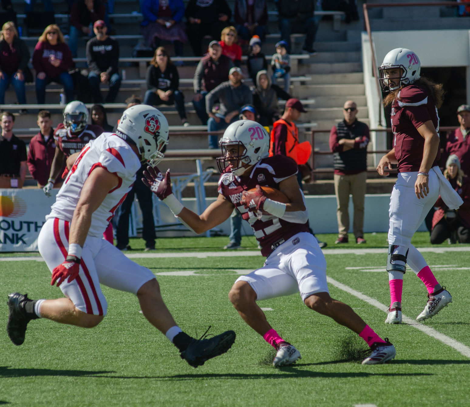 D.J. Frost maneuvers around South Dakota